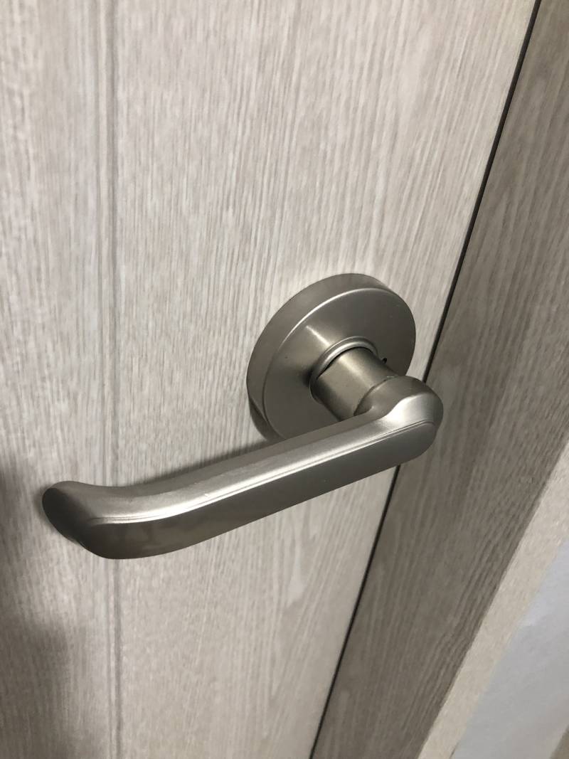 나 좀 도와줘...... 화장실 문이 잠겼어 ㅠㅠㅠㅠㅠㅠ | 인스티즈