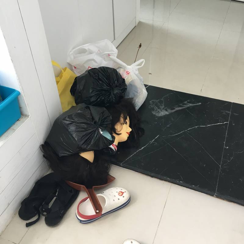 아오 깜짝이야 현관 들어오자마자 | 인스티즈