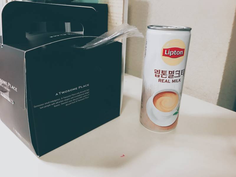 남동생이 수능 힘내라고 책상에 둔거.. 얘는 잔다... | 인스티즈