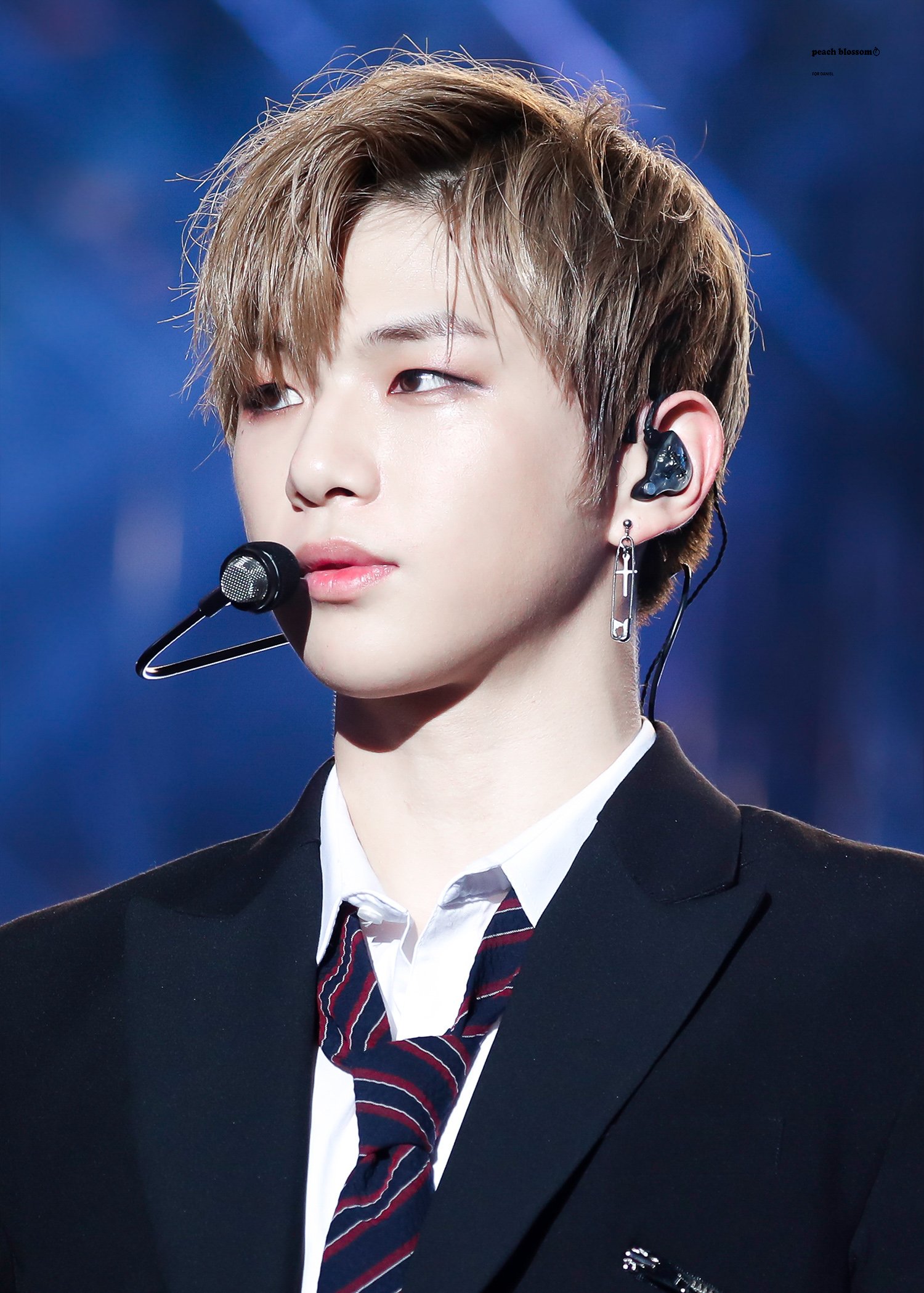 강다니엘 이날 진짜....... | 인스티즈
