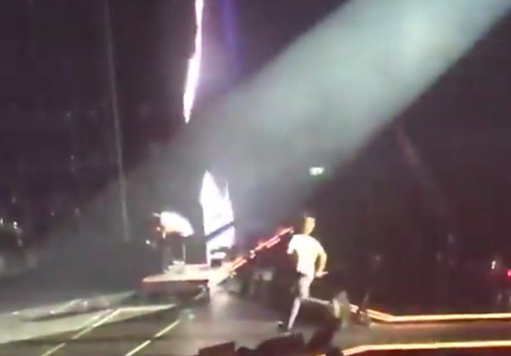 앙팡맨때 정국이 울고있으니까 지민 바로 달려가는거봐 | 인스티즈