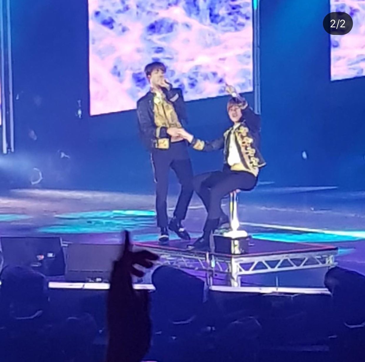 진짜로 정국이 옆에 형들 있어서 다행이라는 말이 오늘 특히 더 와닿는다 | 인스티즈