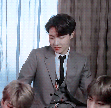 [방탄소년단/민윤기/전정국] 전정국을 짝사랑하는 것은 하늘의 별따기 보다 어렵다 02 | 인스티즈