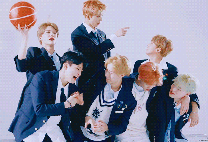 데뷔 5년차인데 막내가 아직도 19살인 그룹 | 인스티즈