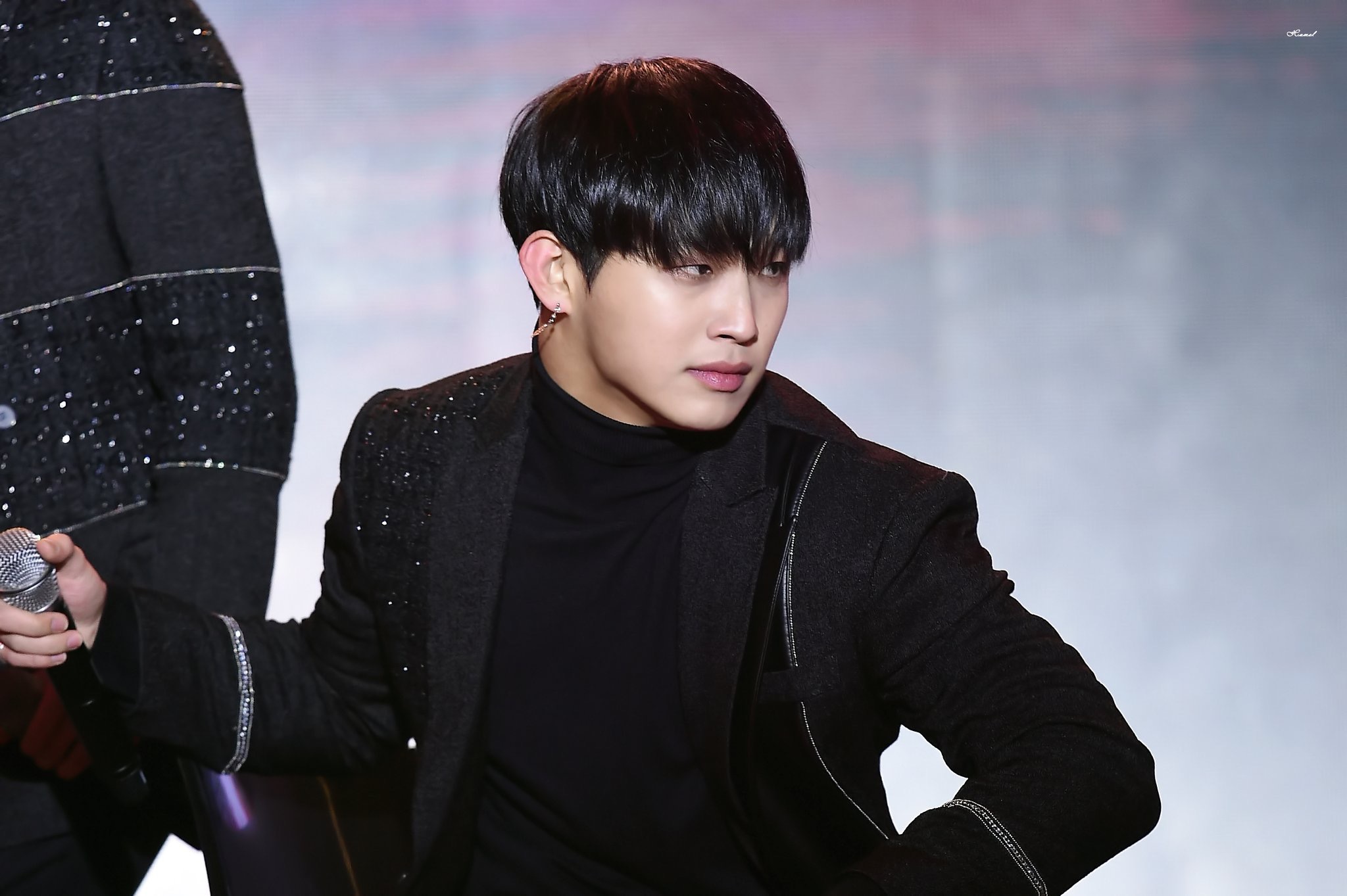 임... 임 뭐요? 이면.. 임현식 턱선이요? | 인스티즈