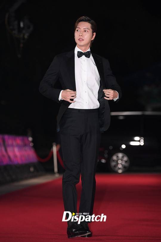 오늘자 APAN 시상식 박해진 수트핏.jpg | 인스티즈