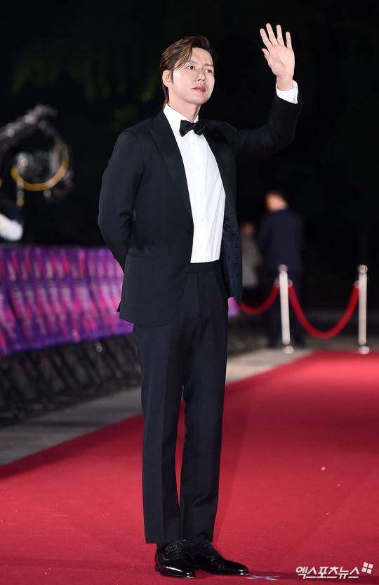 오늘자 APAN 시상식 박해진 수트핏.jpg | 인스티즈