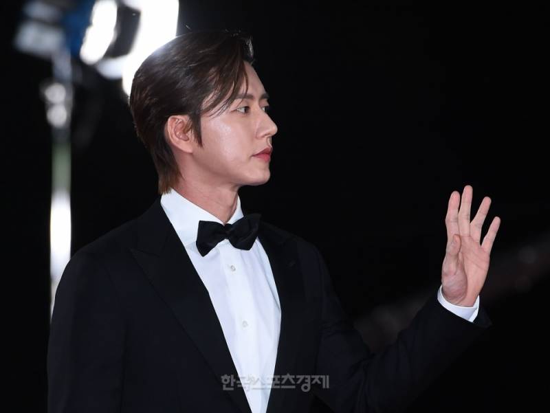 오늘자 APAN 시상식 박해진 수트핏.jpg | 인스티즈