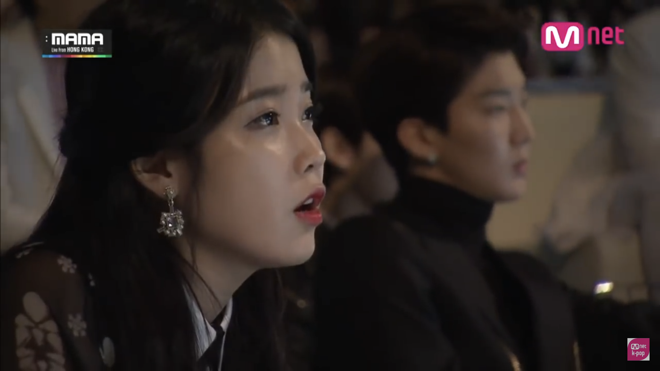 아이유가 마마에서 엑소 중독 따라부르는거 넘 기엽다 | 인스티즈