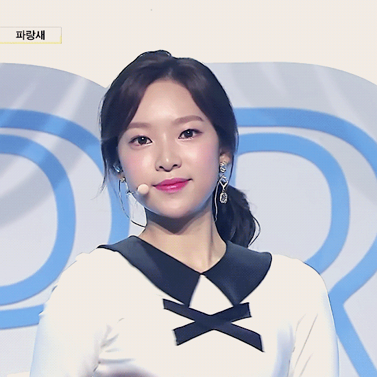 데뷔 이래 최초로 앞머리 자르고 리즈찍은 아이돌 멤버.jpg | 인스티즈