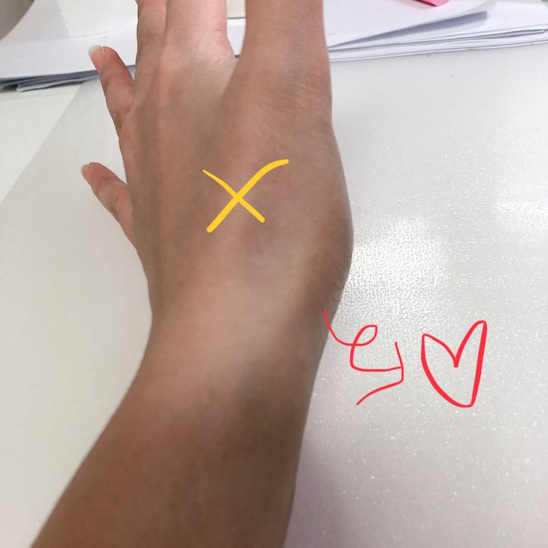 전에 손목 뼈 튀어나온 거 좋다는 익 있었잖아 | 인스티즈