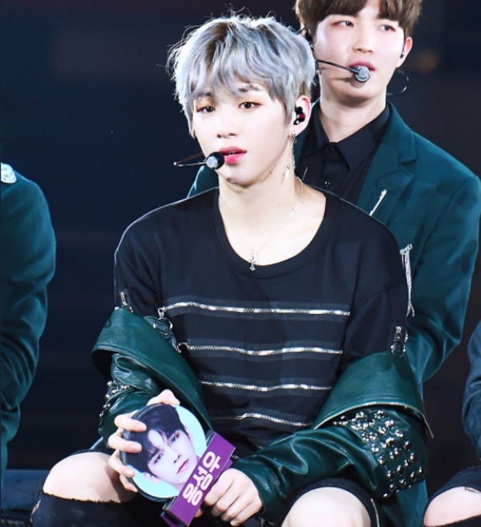 강다니엘 머리듀스하면 은발이 1위다 아님???? | 인스티즈