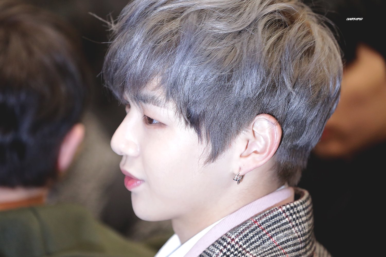 강다니엘 머리듀스하면 은발이 1위다 아님???? | 인스티즈