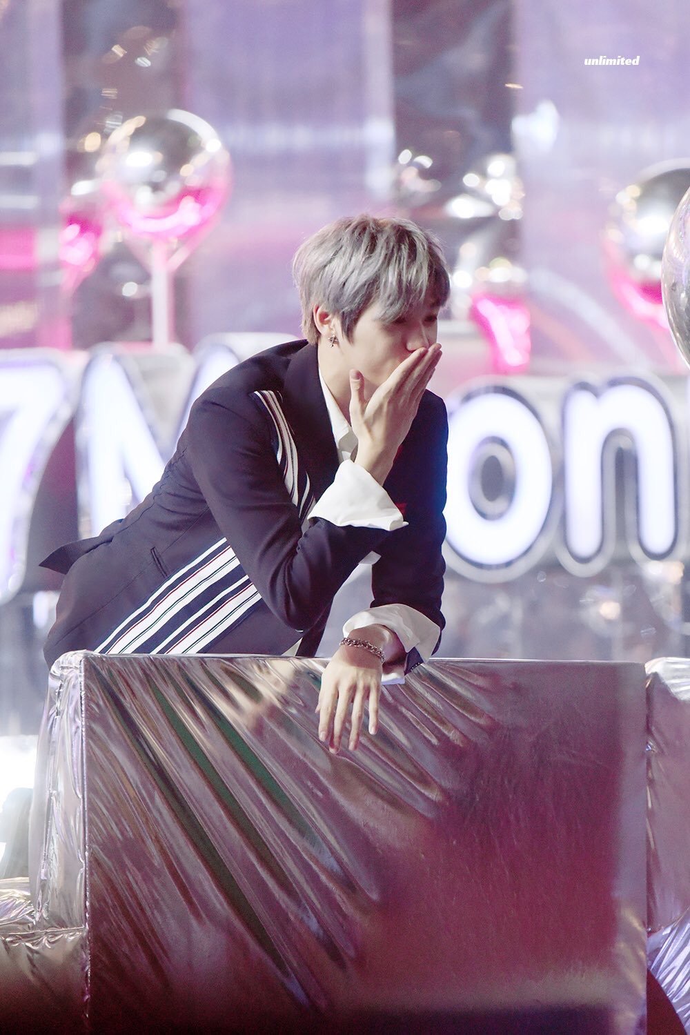 강다니엘 팬 보는 눈빛과 잔망 | 인스티즈