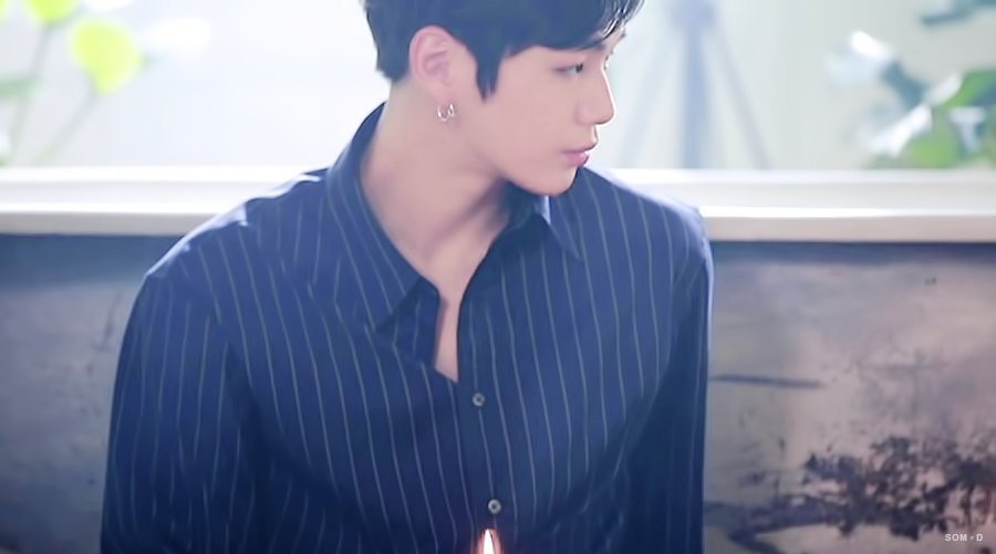 강다니엘만이 단추몇개씩 푸를수 있는것,,, | 인스티즈