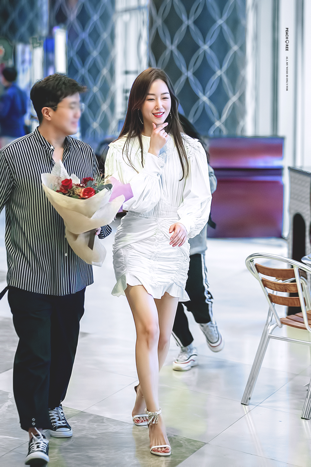 새벽 큰방에 사람들 많이 없을 때지만 내배우님 피지컬+얼굴 자랑하고 갑니다 흑흑 너무 최고야 짜릿해 | 인스티즈