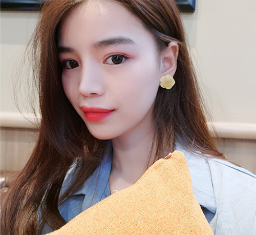 다양한 스타일의 귀걸이와 귀찌를 1000원~5500원에 판매해요!!120여종 | 인스티즈