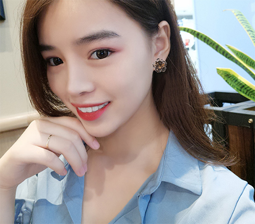 다양한 스타일의 귀걸이와 귀찌를 1000원~5500원에 판매해요!!120여종 | 인스티즈
