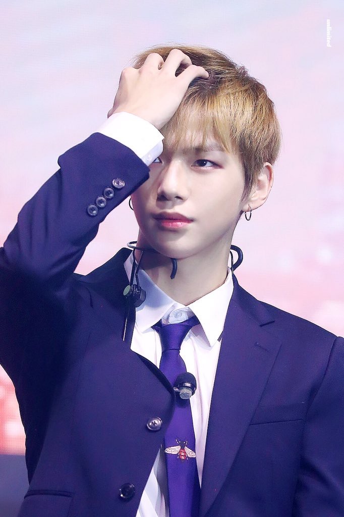 강다니엘 왤케 잘생겼니.... 미친 거 아니니.... | 인스티즈