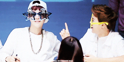 🐱내가 좋아하는 슈가가 지민 예뻐하는 짤들.gif🐣 | 인스티즈