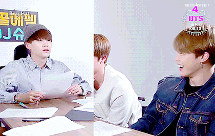 🐱내가 좋아하는 슈가가 지민 예뻐하는 짤들.gif🐣 | 인스티즈