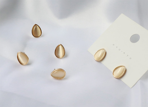 다양한 스타일의 귀걸이와 귀찌를 1000원~5500원에 판매해요!!120여종 | 인스티즈