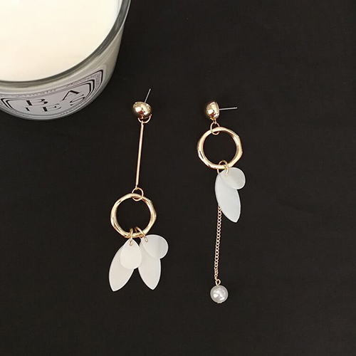 다양한 스타일의 귀걸이와 귀찌를 1000원~5500원에 판매해요!!120여종 | 인스티즈