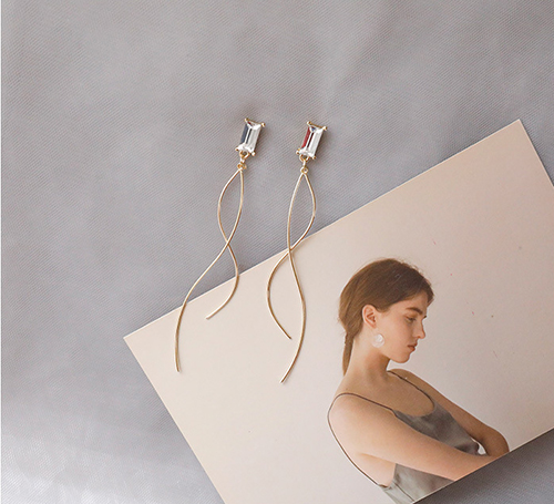 다양한 스타일의 귀걸이와 귀찌를 1000원~5500원에 판매해요!!120여종 | 인스티즈