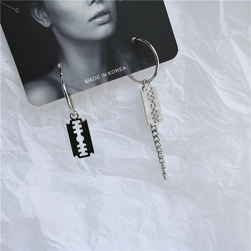 다양한 스타일의 귀걸이와 귀찌를 1000원~5500원에 판매해요!!120여종 | 인스티즈