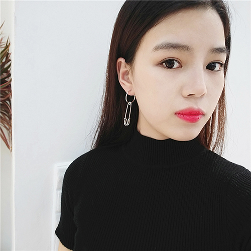 다양한 스타일의 귀걸이와 귀찌를 1000원~5500원에 판매해요!!120여종 | 인스티즈