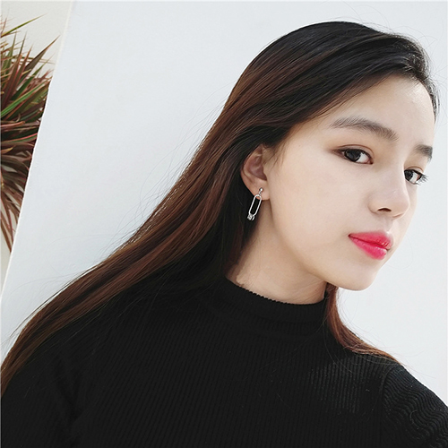 다양한 스타일의 귀걸이와 귀찌를 1000원~5500원에 판매해요!!120여종 | 인스티즈