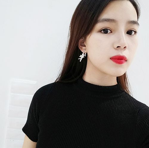 다양한 스타일의 귀걸이와 귀찌를 1000원~5500원에 판매해요!!120여종 | 인스티즈