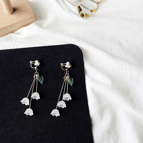 다양한 스타일의 귀걸이와 귀찌를 1000원~5500원에 판매해요!!120여종 | 인스티즈