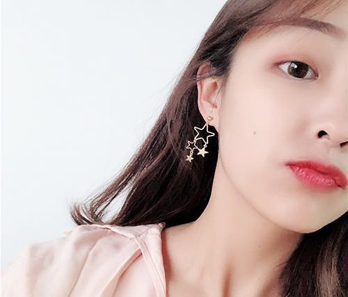다양한 스타일의 귀걸이와 귀찌를 1000원~5500원에 판매해요!!120여종 | 인스티즈