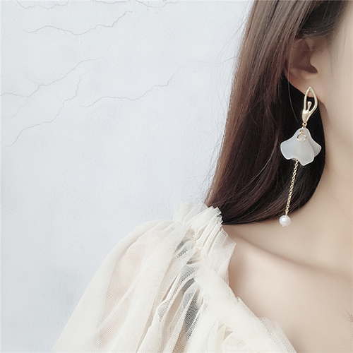 다양한 스타일의 귀걸이와 귀찌를 1000원~5500원에 판매해요!!120여종 | 인스티즈