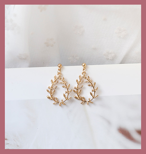다양한 스타일의 귀걸이와 귀찌를 1000원~5500원에 판매해요!!120여종 | 인스티즈