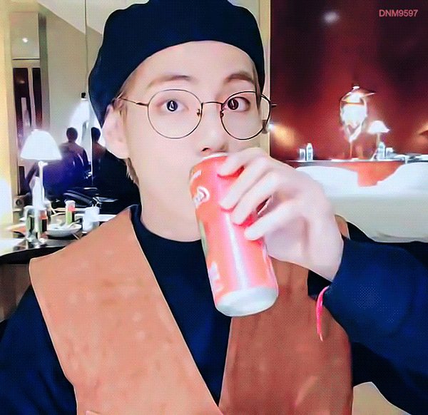 방탄 뷔 냉한 얼굴과 다르게 별명중에 곰돌이가 있는 이유 | 인스티즈