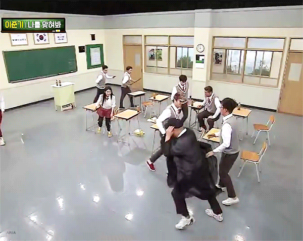 맞으려고 줄서는 아이유ㅋㅋㅋㅋ | 인스티즈