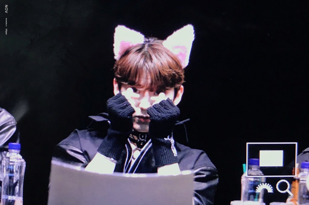 다들 할로윈이라고 분장도 쎄게하고 카리스마있는데 | 인스티즈