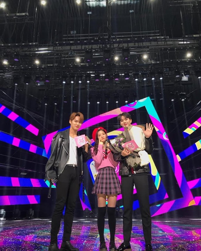 아니 ㅋㅋㅋ 키큰 사람들 밑에서 찍었더니 무슨 일 ㅋㅋㅋㅋㅋㅋㅋ | 인스티즈