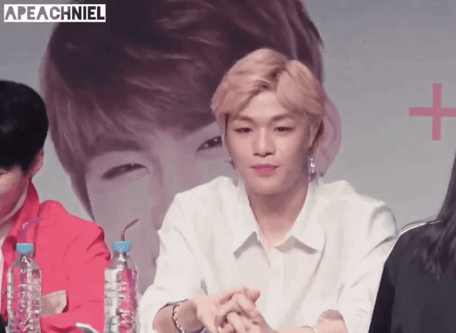 강다니엘 자기 사진 찍어달라고 어필하는거 너무ㅠㅠㅠㅠ | 인스티즈