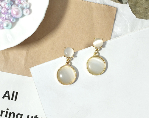 다양한 스타일의 귀걸이와 귀찌를 1000원~5500원에 판매해요!!120여종 | 인스티즈