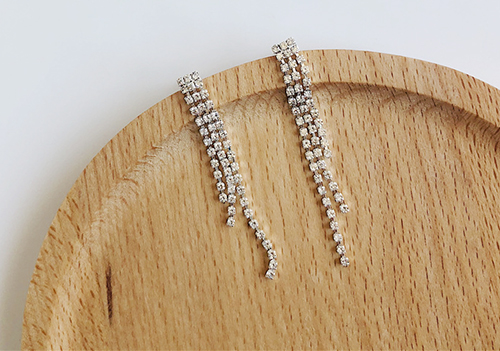 다양한 스타일의 귀걸이와 귀찌를 1000원~5500원에 판매해요!!120여종 | 인스티즈