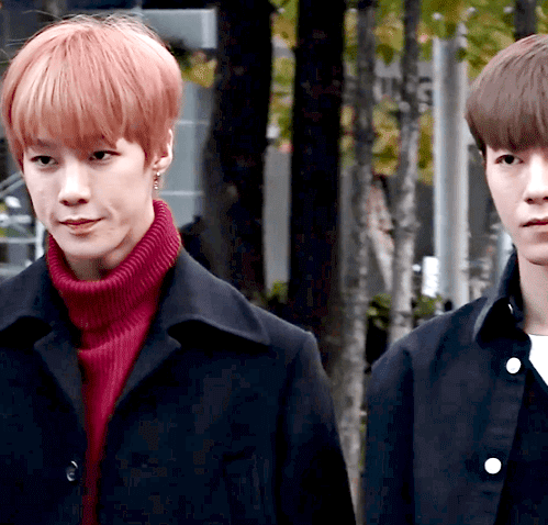 오늘자 뮤직뱅크 출근길 노윤호.jpgif | 인스티즈