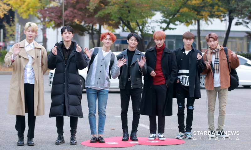 오늘자 뮤직뱅크 출근길 노윤호.jpgif | 인스티즈