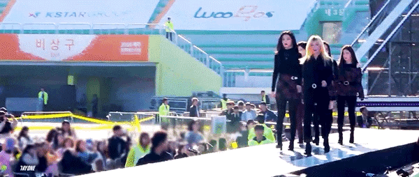 조이 걸어오는데 아우라 미친 짤 | 인스티즈