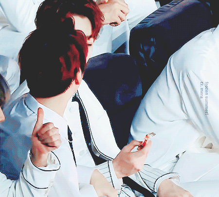 요즘 시상식에서 다니엘이랑 관린이 자주 붙어있는데 | 인스티즈