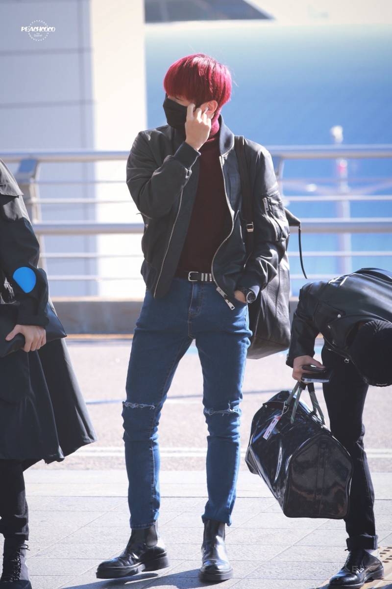 공항에서 런웨이하는 미친피지컬 강다니엘 | 인스티즈