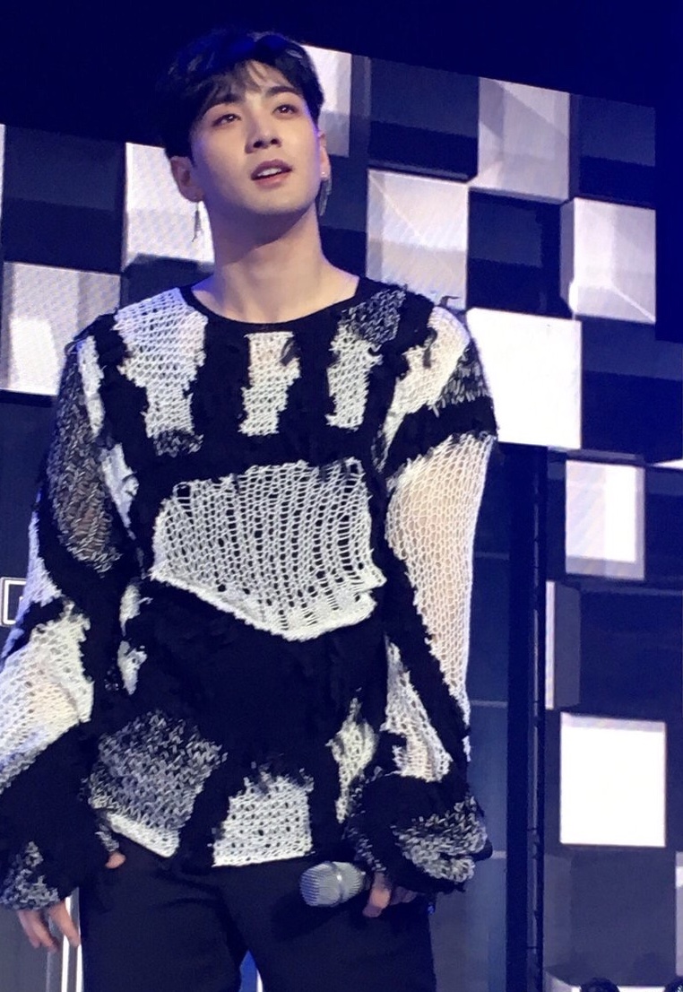 랑들 여기에오 강동호 님 이날옷입은 거 더...주 ㅓ | 인스티즈