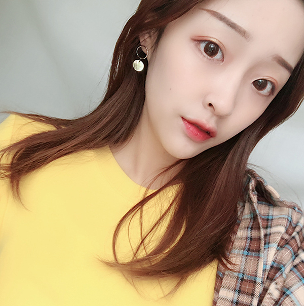다양한 스타일의 귀걸이와 귀찌를 1000원~5500원에 판매해요!!120여종 | 인스티즈